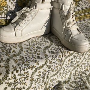 Size 6 White High Top CYGZ Sneakers